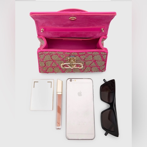 🛍️SOLD🛍️Valentino Garavani NWT VSLING Iconographe Mini
Sequins Top-Handle Bag - Picture 8 of 12